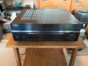 Yamaha AX-397 versterker beschikbaar voor biedingen