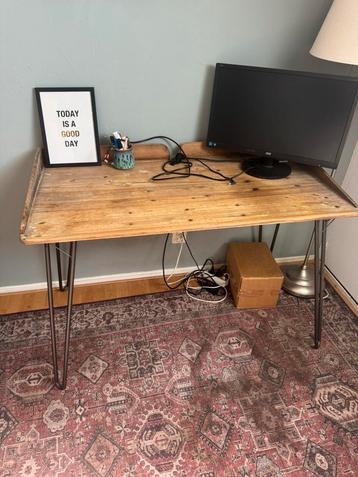 Bureau 120cm beschikbaar voor biedingen