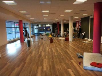 Ruim 50m2 Laminaat (zgan) 12 mm !! “Monumental Oak” beschikbaar voor biedingen