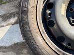 Te koop 4 winterbanden op stalen velgen plus standaard, Auto-onderdelen, Banden en Velgen, Ophalen, Gebruikt, 15 inch, Banden en Velgen