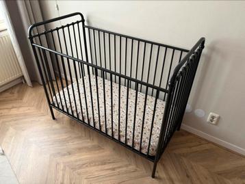 Metalen ledikant kidsmill beschikbaar voor biedingen