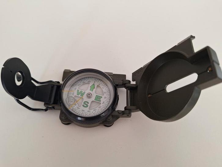 Militaire lensatic kompas – Outdoor / Survival / Navigatie, Verzamelen, Overige Verzamelen, Zo goed als nieuw, Ophalen of Verzenden