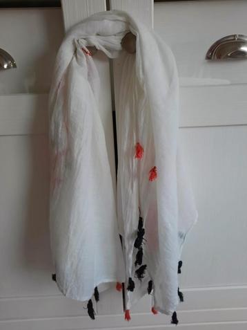 Aztec Witte Dunne Zomersjaal Borduursel Geborduurde Print beschikbaar voor biedingen