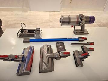 Dyson V11 Absolute Extra Steelstofzuiger Met Accessoires beschikbaar voor biedingen