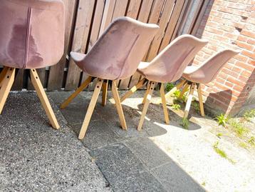 Gratis afhalen eetkamerstoelen 