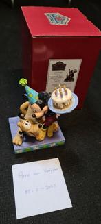 Jim Shore Happy Birthday Pal! Mickey Pluto, Verzamelen, Disney, Ophalen of Verzenden, Mickey Mouse, Zo goed als nieuw, Beeldje of Figuurtje