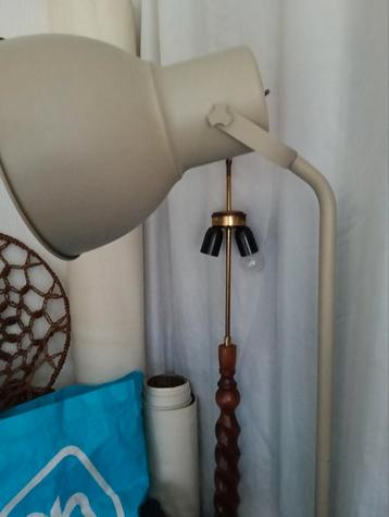 Staande lamp, beige beschikbaar voor biedingen