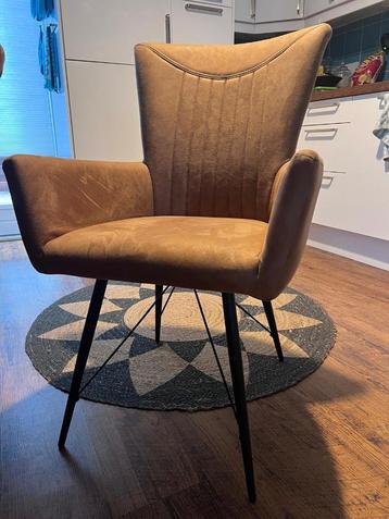 4 x eetkamer stoelen,  kleur licht bruin/congnac   beschikbaar voor biedingen