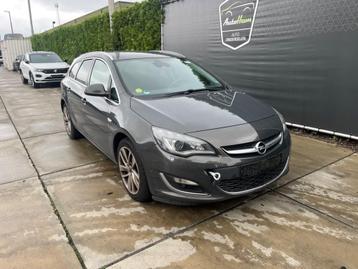 Spatbord Rechts Voor Astra J Sports Tourer (PD8/PE8/PF8) beschikbaar voor biedingen