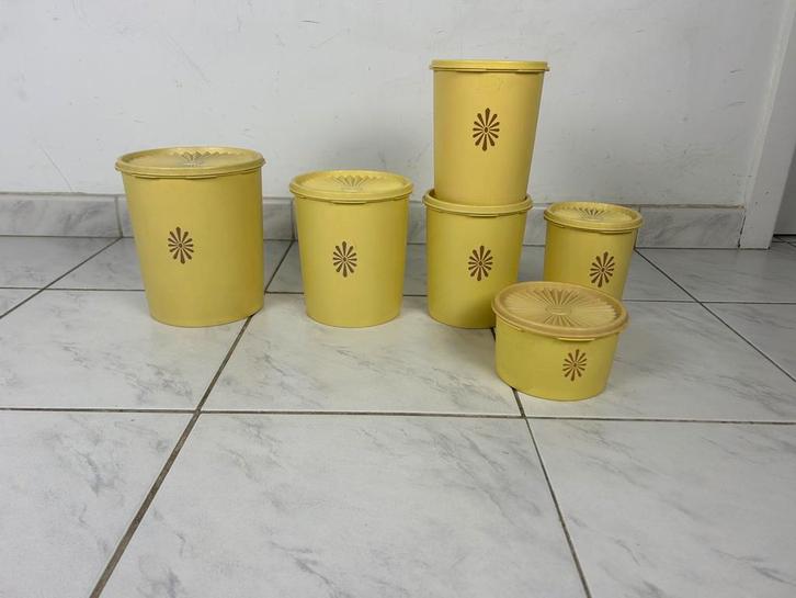 Groot lot vintage Tupperware sterdeksel, Huis en Inrichting, Keuken | Tupperware, Gebruikt, Bak of Kom, Geel, Ophalen of Verzenden
