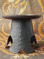 Zeldzame antieke Usubata Ikebana vaas uit Japan van brons.
