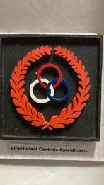 KNIL Directoriaal Centrale Opleidingen, Verzamelen, Militaria | Algemeen, Ophalen of Verzenden, Landmacht, Nederland, Embleem of Badge