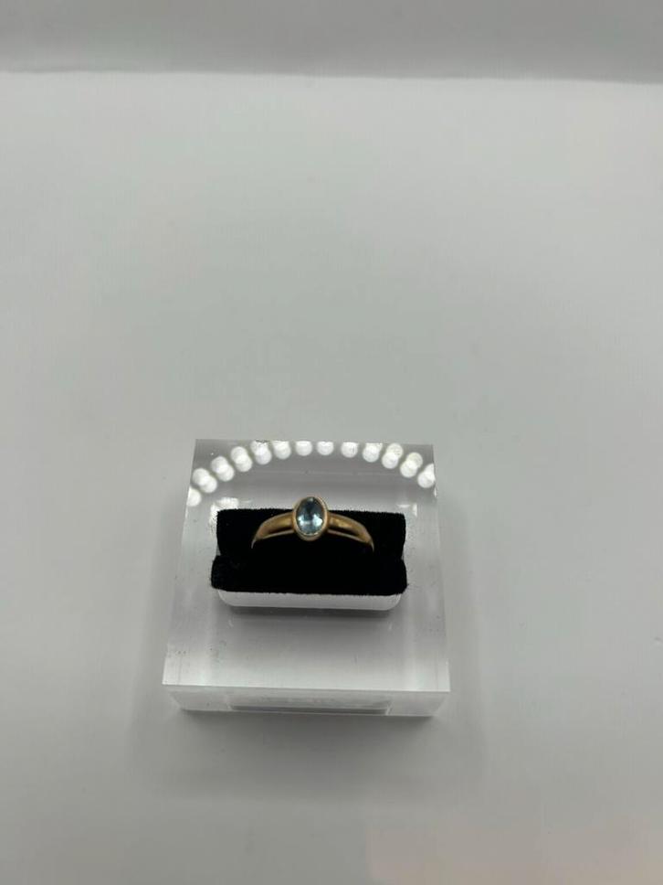 Gouden Ring met Blauwe Topaas - €250, Sieraden, Tassen en Uiterlijk, Ringen, Zo goed als nieuw, Dame, 17 tot 18, Goud, Goud, Met edelsteen