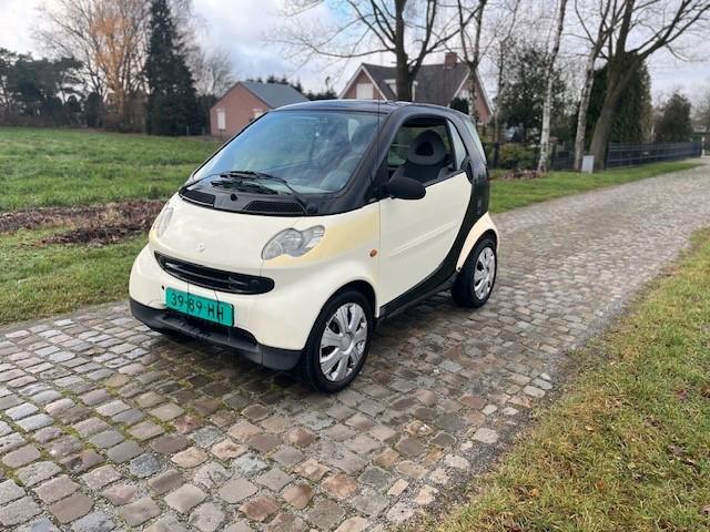 Smart Fortwo 0.7 45KW 2005 Zwart Wit APK NOV 2026, Auto's, Smart, Bedrijf, ForTwo, ABS, Airbags, Bluetooth, Centrale vergrendeling
