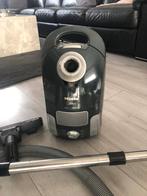 Te koop: Miele stofzuiger – 2000 Watt Zeer krachtige motor, Witgoed en Apparatuur, Stofzuigers, Ophalen of Verzenden, Zo goed als nieuw