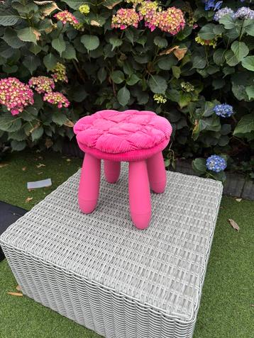 Ikea mammut krukje kinderkrukje beschikbaar voor biedingen