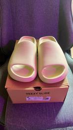 Yeezy slide | Maat 42, Kleding | Heren, Schoenen, Overige kleuren, Nieuw, Ophalen of Verzenden, Yeezy Adidas