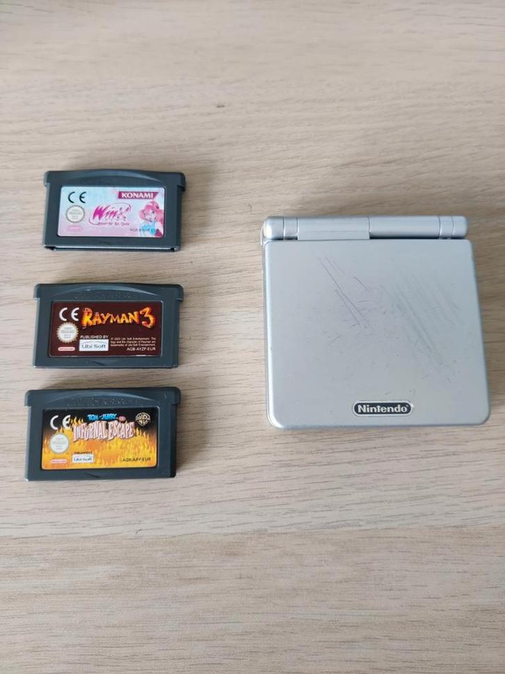 Gameboy advance SP + 3 spellen, Spelcomputers en Games, Spelcomputers | Nintendo Game Boy, Gebruikt, Game Boy Advance SP, Met games