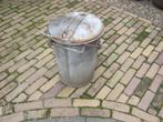 oude zinken vuilnisbak (Venray), Ophalen