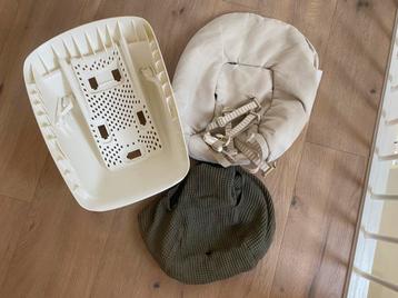 Stokke newborn set speelboog en 3 extra hoezen beschikbaar voor biedingen