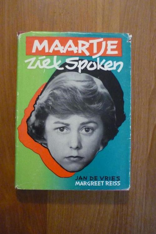Jan de Vries & Margreet Reiss '' MAARTJE ZIET SPOKEN '', Boeken, Romans, Gelezen, Ophalen of Verzenden