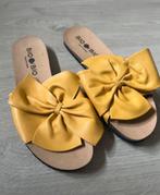Mooie dames leren slippers geel maat 39, Ophalen of Verzenden, Nieuw, Geel
