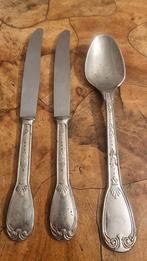 Bestek 2 Oude messen en lepel - geen zilver, Antiek en Kunst, Ophalen of Verzenden