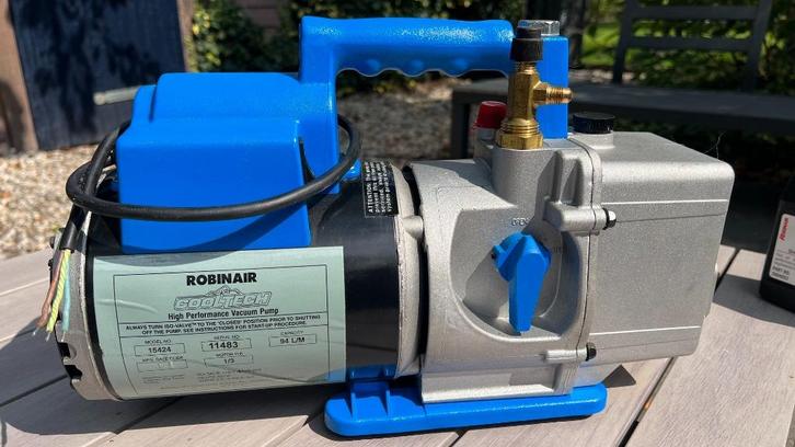 Robinair 15424 ( 15401 ) vacuumpomp,vacuum pomp,4CFM-94L/m, Doe-het-zelf en Verbouw, Compressors, Zo goed als nieuw, 100 liter of meer