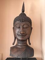 Mooie grote houten Boeddha op standaard, Ophalen, Zo goed als nieuw