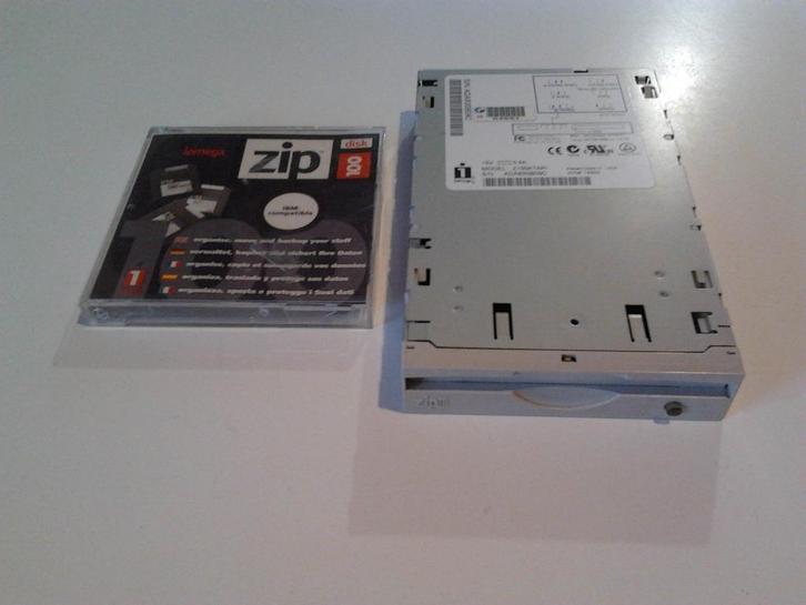 Iomega100 Zip drive IDE, Computers en Software, Vintage Computers, Verzenden