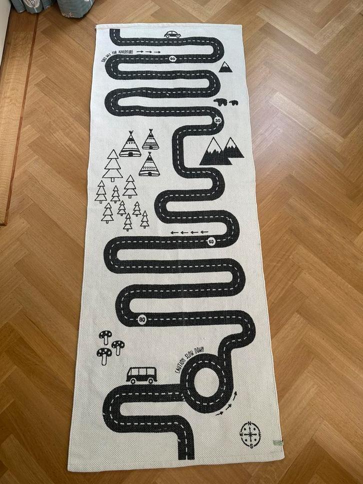 Oyoy speelkleed adventure 67x177 cm, Kinderen en Baby's, Kinderkamer | Inrichting en Decoratie, Kleed of Kussen, Ophalen