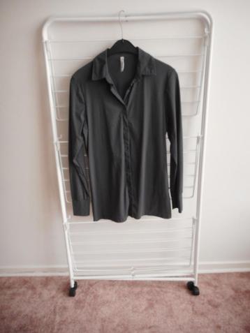 Donkegrijze travelstof blouse shirt Zoso mt S valt als M beschikbaar voor biedingen