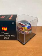 ✅ Max Verstappen Helm 1:5  1e Winner Spain Grand Prix 2016, Verzamelen, Automerken, Motoren en Formule 1, Formule 1, Zo goed als nieuw