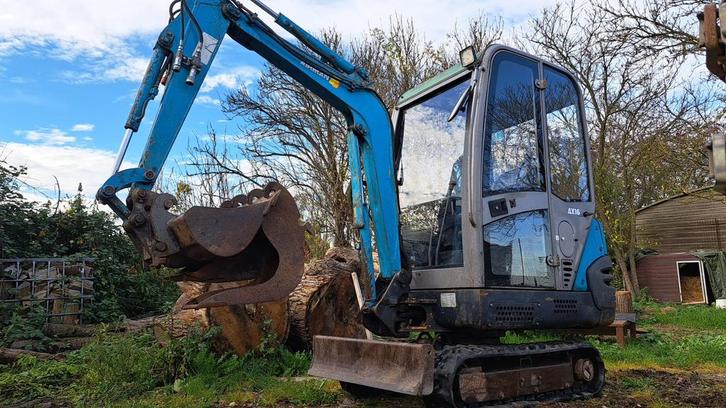 Airman AX 16 minigraver 2005 Hitachi 3700 uur, Zakelijke goederen, Machines en Bouw | Kranen en Graafmachines, Graafmachine, Ophalen