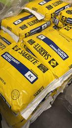 43 zakken zandcement 25kg, Doe-het-zelf en Verbouw, Overige Doe-het-zelf en Verbouw, Ophalen