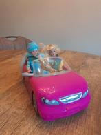 Barbie cabrioauto, m. 2 poppen, Kinderen en Baby's, Speelgoed | Poppen, Ophalen of Verzenden, Zo goed als nieuw, Barbie