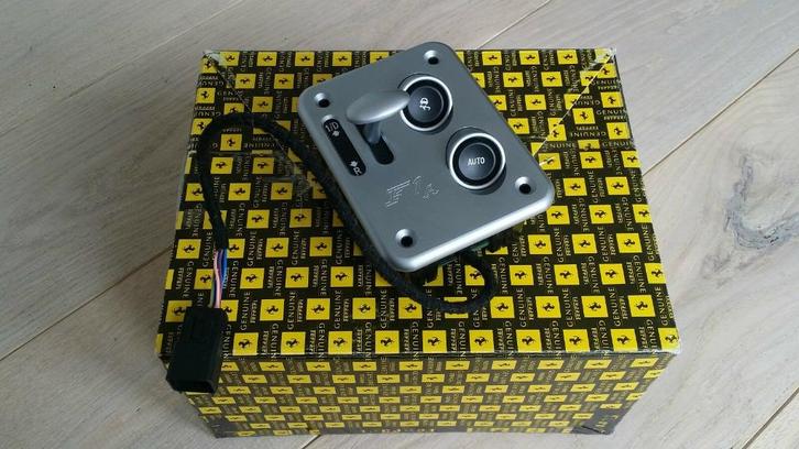 Ferrari 612 Scaglietti (Europe) F1 GEARBOX CONTROL 208685, Auto-onderdelen, Dashboard en Schakelaars, Ferrari, Gebruikt, Ophalen of Verzenden