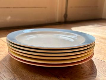 Ontbijtborden pastel beschikbaar voor biedingen