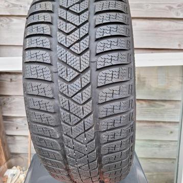 Pirelli Sottozero 3 winterbanden 215/50 R17 beschikbaar voor biedingen