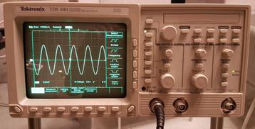 Tektronix TDS 340 Oscilloscope / Oscilloscoop