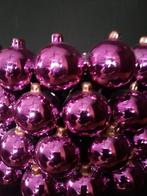 Bloempot (vaas) van kerstballen
Doorsnee 23 cm hoogte 18 cm, Diversen, Kerst, Ophalen of Verzenden