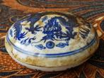 Mooi antiek Chinees porselein doosje met een draak 9,2 cm., Antiek en Kunst, Ophalen of Verzenden