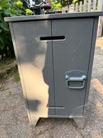 Grijs Nachtkastje, Minder dan 50 cm, Ophalen of Verzenden, Minder dan 25 cm, Minder dan 100 cm
