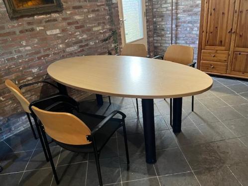 Mooie tafel met 4 stoelen voor in kantoor of kantine, Huis en Inrichting, Stoelen, Zo goed als nieuw, Vijf, Zes of meer stoelen
