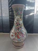 Chinese handgeschilderd porseleinen vaas, Ophalen, Wit, Aardewerk of Porselein, Nieuw