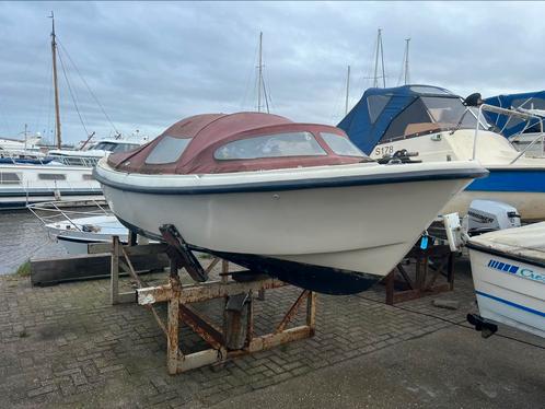 Leuke spitsgat sloep met inboard, Watersport en Boten, Sloepen, Gebruikt, 3 tot 6 meter, Binnenboordmotor, Benzine, Polyester
