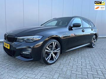 BMW 3-serie Touring 320e High Executive M-Sport/ PANO beschikbaar voor biedingen