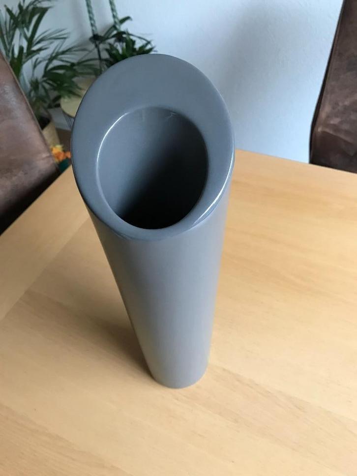 Grijze vaas van aardewerk / porselein 30-38 cm hoog, Huis en Inrichting, Woonaccessoires | Vazen, Zo goed als nieuw, Overige kleuren