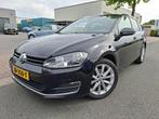 Volkswagen Golf Variant 1.2 TSI 110PK AUTOMAAT/NAVI/CAMERA/L, Gebruikt, 4 cilinders, Leder en Stof, Zwart