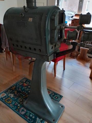 Bauer diaprojector  beschikbaar voor biedingen